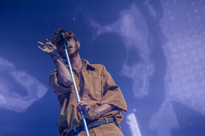 Oscar and The Wolf @ Cactus Festival, picture 3, photographed by Chris Lippens - FrontView Magazine