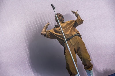 Oscar and The Wolf @ Cactus Festival, picture 4, photographed by Chris Lippens - FrontView Magazine