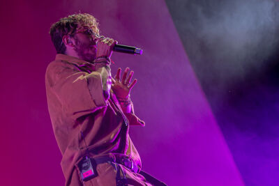 Oscar and The Wolf @ Cactus Festival, picture 12, photographed by Chris Lippens - FrontView Magazine