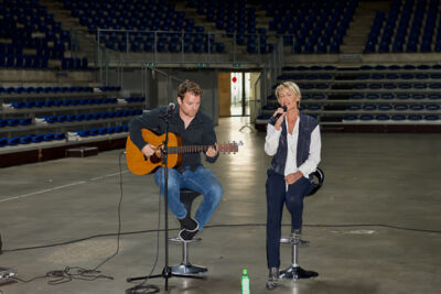 Dana Winner op "Het dak van de wereld Lotto Arena" @ Antwerpen, picture 2, photographed by Bart Baevegems - FrontView Magazine