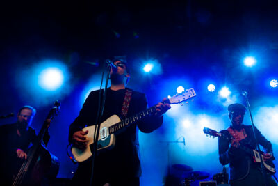 Dead Man Ray + support Matt Watts Group @ Openluchttheater Rivierenhof, picture 1, photographed by Sandra Van Watermeulen - FrontView Magazine