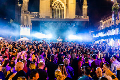 DJ Daddy Cool @ Sint-Baafsplein (Gentse Feesten), picture 7, photographed by Dimitri Vanlommel - FrontView Magazine