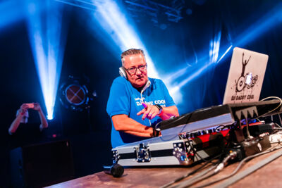 DJ Daddy Cool @ Sint-Baafsplein (Gentse Feesten), picture 19, photographed by Dimitri Vanlommel - FrontView Magazine