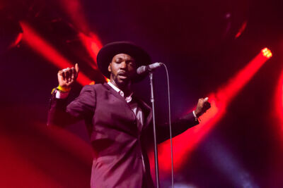 Baloji @ Sfinks Mixed 2019, picture 2, photographed by Marc Verdonck - FrontView Magazine