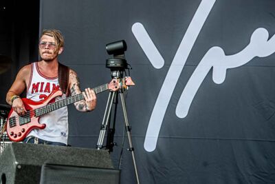 Yves Paquet @ suikerrock, picture 2, photographed by Gert Daemen - FrontView Magazine