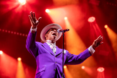 Kid Creole & The Coconuts @ Beleuvenissen, picture 7, photographed by Kurt Jacobs - FrontView Magazine