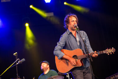 Lenny & De Wespen @ Dranouter, foto 7, foto's door Chris Lippens - FrontView Magazine