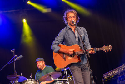 Lenny & De Wespen @ Dranouter, foto 8, foto's door Chris Lippens - FrontView Magazine