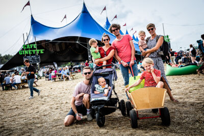 Sfeer zaterdag @ Dranouter, picture 3, photographed by Chris Lippens - FrontView Magazine
