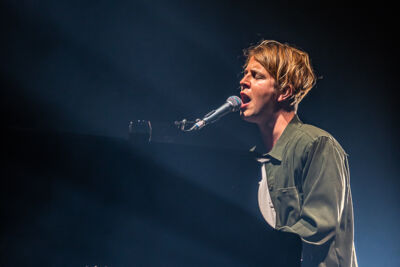 Tom Odell @ Dranouter, picture 2, photographed by Chris Lippens - FrontView Magazine