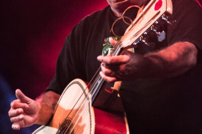 Los Lobos @ OLT Rivierenhof, picture 3, photographed by Tom Stessens - FrontView Magazine