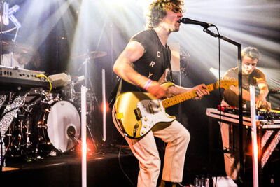 compact disk dummies @ lokerse feesten, foto 7, foto's door Gert Daemen - FrontView Magazine