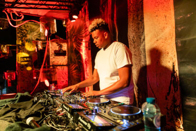 Frenna @ Rijvers Festival 2019, picture 2, photographed by Dimitri Vanlommel - FrontView Magazine