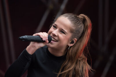 Laura Tesoro @ Bollekes feest 2019, picture 2, photographed by Marc Verdonck - FrontView Magazine