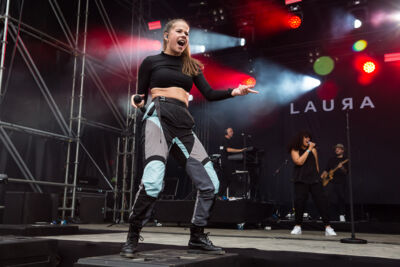 Laura Tesoro @ Bollekes feest 2019, picture 36, photographed by Marc Verdonck - FrontView Magazine