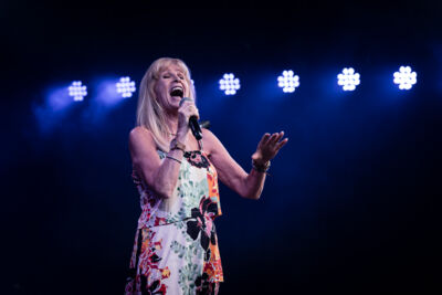 Micha Mara @ Fonnefeesten, foto 1, foto's door Danny Wagemans - FrontView Magazine