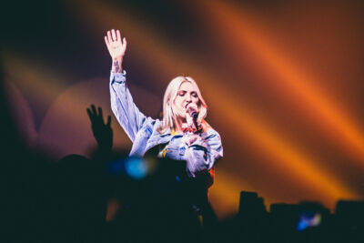 Julia Michaels @ Salle La Madeleine, picture 1, photographed by Tom Stessens - FrontView Magazine