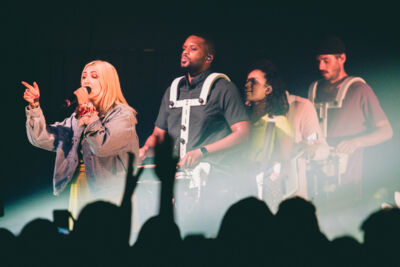 Julia Michaels @ Salle La Madeleine, picture 3, photographed by Tom Stessens - FrontView Magazine