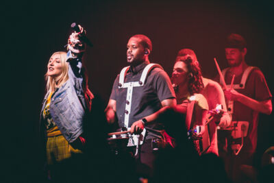Julia Michaels @ Salle La Madeleine, picture 4, photographed by Tom Stessens - FrontView Magazine