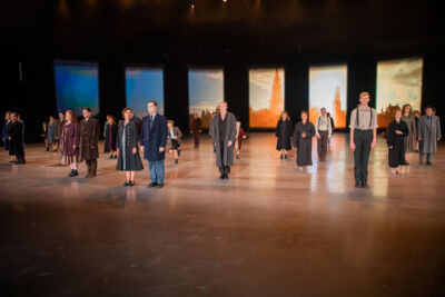 Première 40-45 voor Maja Van Honsté, Daphne Wellens en Hans De Munter @ studio 100 Pop-Up Theater, foto 1, foto's door Goele Bormans - FrontView Magazine