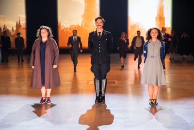 Première 40-45 voor Maja Van Honsté, Daphne Wellens en Hans De Munter @ studio 100 Pop-Up Theater, foto 5, foto's door Goele Bormans - FrontView Magazine