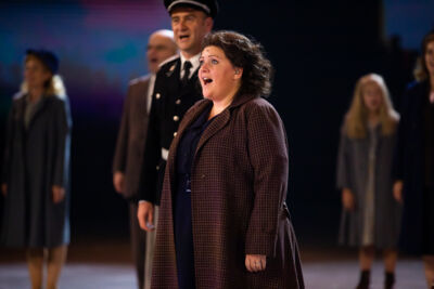 Première 40-45 voor Maja Van Honsté, Daphne Wellens en Hans De Munter @ studio 100 Pop-Up Theater, foto 26, foto's door Goele Bormans - FrontView Magazine