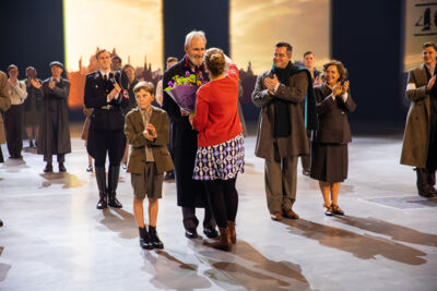 Première 40-45 voor Maja Van Honsté, Daphne Wellens en Hans De Munter @ studio 100 Pop-Up Theater, foto 34, foto's door Goele Bormans - FrontView Magazine