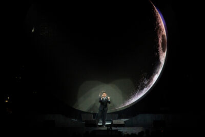 Michael Bublé @ Sportpaleis, picture 9, photographed by Sandra Van Watermeulen - FrontView Magazine