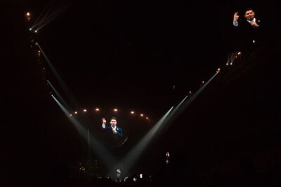Michael Bublé @ Sportpaleis, picture 16, photographed by Sandra Van Watermeulen - FrontView Magazine