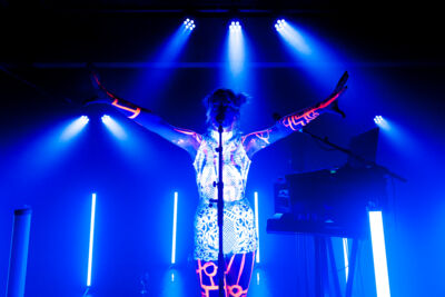 Lydmor @ Trix Club, picture 4, photographed by Sandra Van Watermeulen - FrontView Magazine