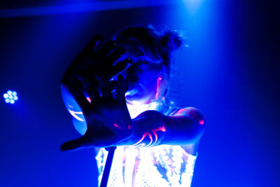 Lydmor @ Trix Club, picture 6, photographed by Sandra Van Watermeulen - FrontView Magazine