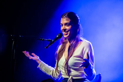 Julie Byrne @ Ancienne Belgique, picture 6, photographed by David Johnson - FrontView Magazine
