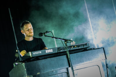 White Lies @ Koninklijk Circus, foto 1, foto's door Chris Lippens - FrontView Magazine