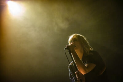 Geike Arnaert @ De Casino, picture 1, photographed by Chris Lippens - FrontView Magazine