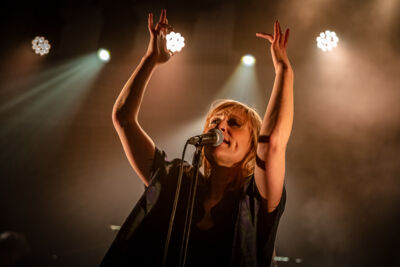 Geike Arnaert @ De Casino, picture 5, photographed by Chris Lippens - FrontView Magazine