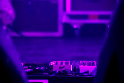 De Kreuners @ Anciene Belgique, picture 2, photographed by Alex Wyckmans - FrontView Magazine