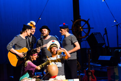 Kapitein Winokio 15 jaar handjes draaien @ Bourla Schouwburg, picture 3, photographed by FrontView Magazine