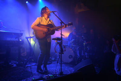 Boy & Bear (met Wildwood Kin) @ De Roma, picture 9, photographed by Myra Segers - FrontView Magazine