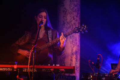 Boy & Bear (met Wildwood Kin) @ De Roma, picture 18, photographed by Myra Segers - FrontView Magazine