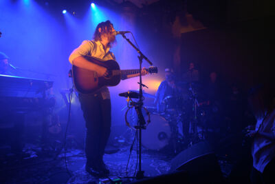 Boy & Bear (met Wildwood Kin) @ De Roma, picture 26, photographed by Myra Segers - FrontView Magazine