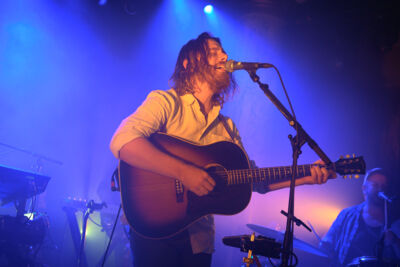 Boy & Bear (met Wildwood Kin) @ De Roma, picture 28, photographed by Myra Segers - FrontView Magazine