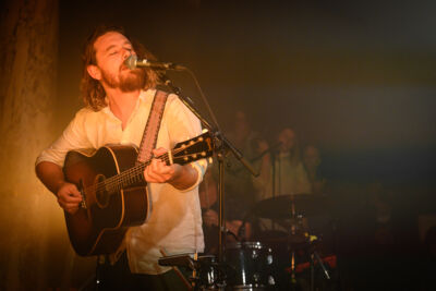 Boy & Bear (met Wildwood Kin) @ De Roma, picture 30, photographed by Myra Segers - FrontView Magazine