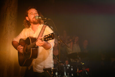 Boy & Bear (met Wildwood Kin) @ De Roma, picture 31, photographed by Myra Segers - FrontView Magazine