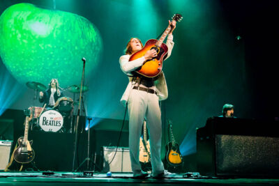 The Bootleg Beatles @ De Roma, picture 27, photographed by Marc Verdonck - FrontView Magazine