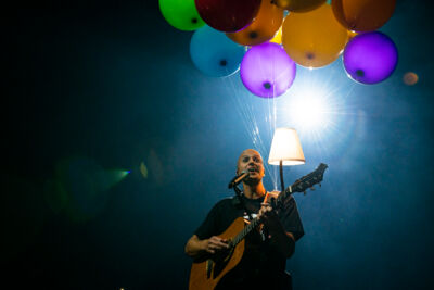 Milow @ Lotto Arena, foto 1, foto's door Sandra Van Watermeulen - FrontView Magazine
