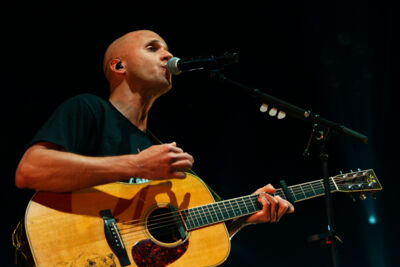 Milow @ Lotto Arena, foto 6, foto's door Sandra Van Watermeulen - FrontView Magazine