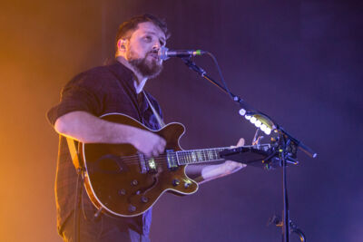 Bear's Den @ Vorst Nationaal, picture 3, photographed by David Johnson - FrontView Magazine