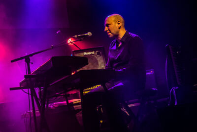 Raymond van het Groenewoud - Raymond 70 @ Het Depot, picture 7, photographed by Jürgen Bruynooghe - FrontView Magazine