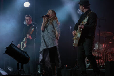 Hooverphonic @ De Roma, picture 5, photographed by dirk janssens - FrontView Magazine