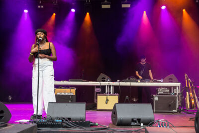 Unis @ OLT Rivierenhof, picture 2, photographed by Marc Verdonck - FrontView Magazine